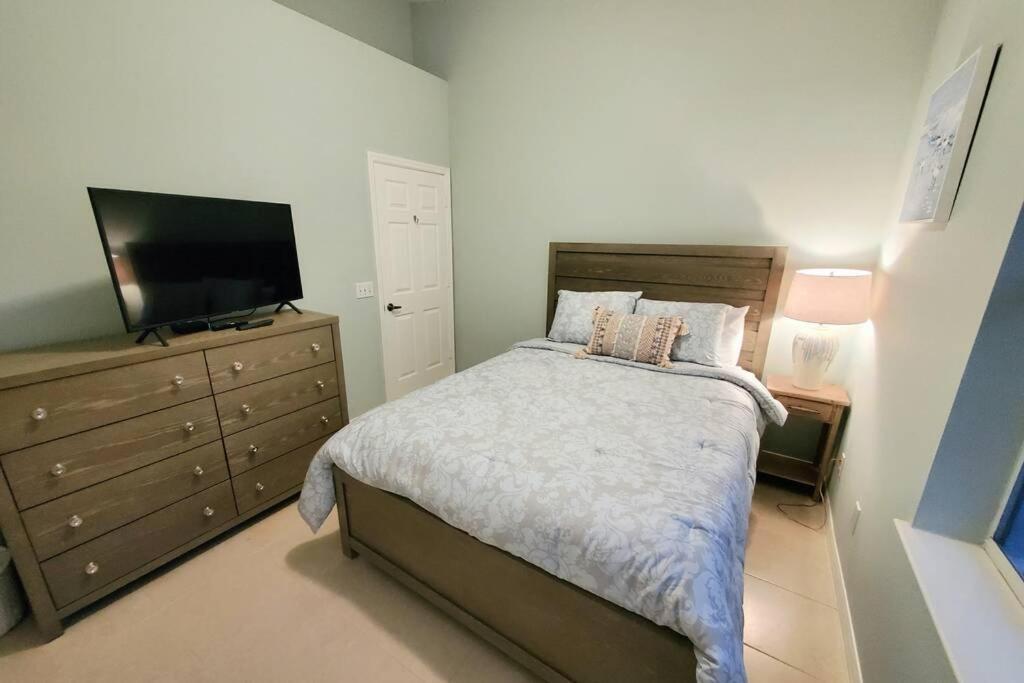 Our Beautiful Florida Vacation Home With Heated Pool Port St. Lucie ภายนอก รูปภาพ